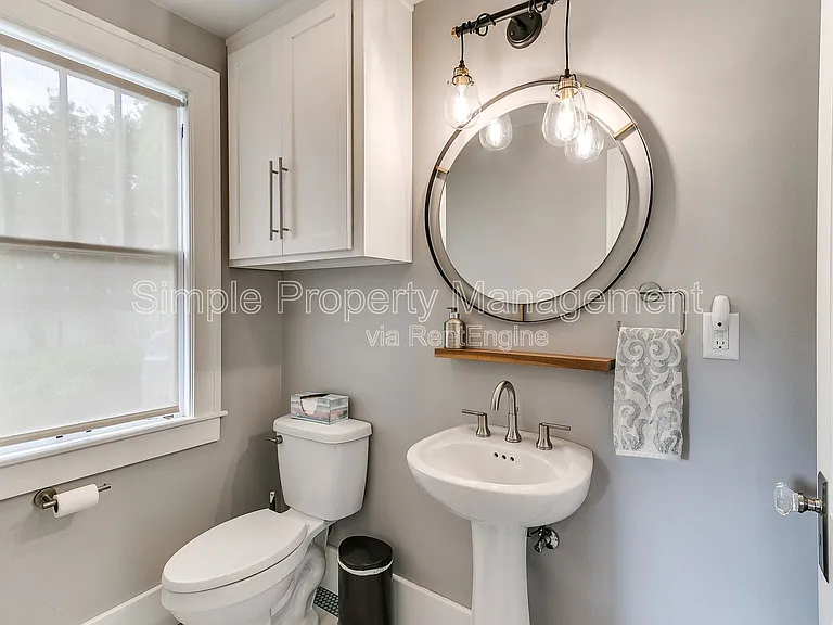 223 NW 21st St — Photo 18
