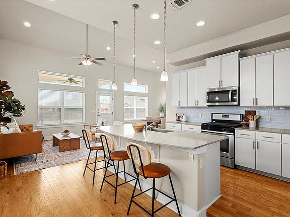 3rd image of 7001 Brick Slope Path