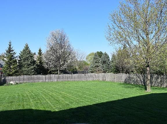 4th image of 2104 Fescue Dr