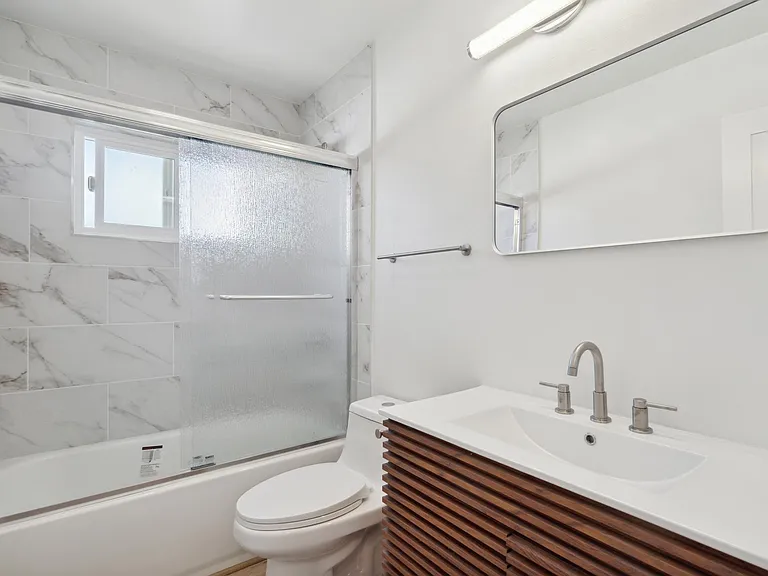 3441 Laguna Ave #2 — Photo 25