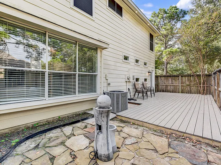 10222 Thornleaf Ln — Photo 17