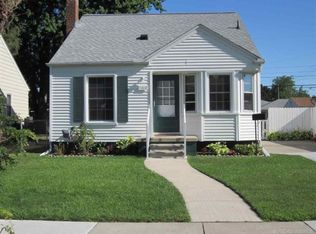 7313 Sterling St, Center Line, MI 48015