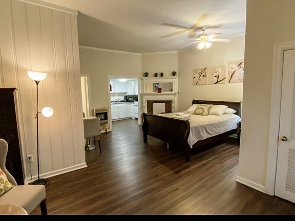 4th image of 200 E Maxwell St #1