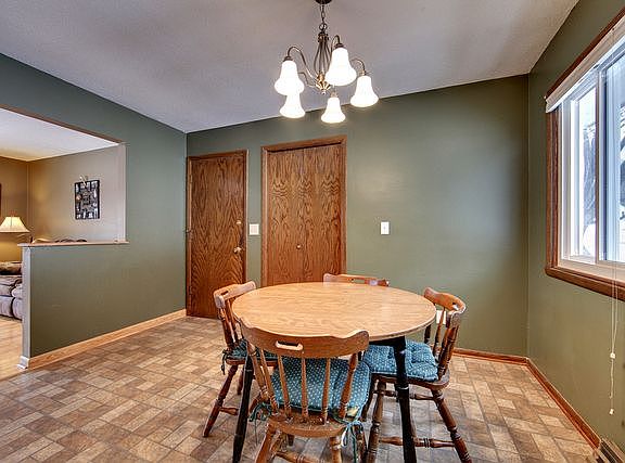 4th image of 3308 Brookview Dr
