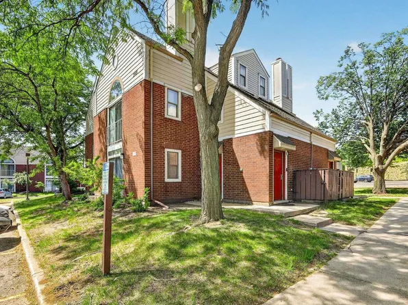 545 D'Onofrio Drive #8, Madison, WI 53719