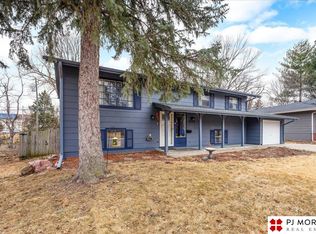 9119 Meadow Dr, Omaha, NE 68114