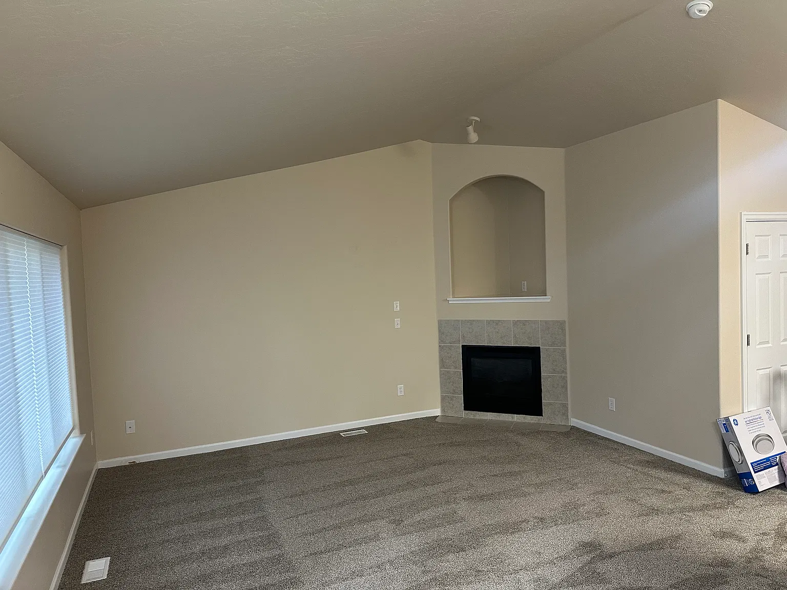 3 bed, 1550 sqft, $2,300 — Photo 4