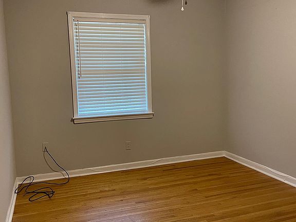 3rd image of 5073 Whitworth St
