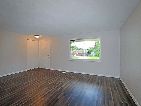 5th image of 6974 Laird Ave