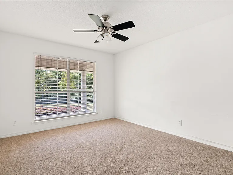 10832 Rigby Dr — Photo 17