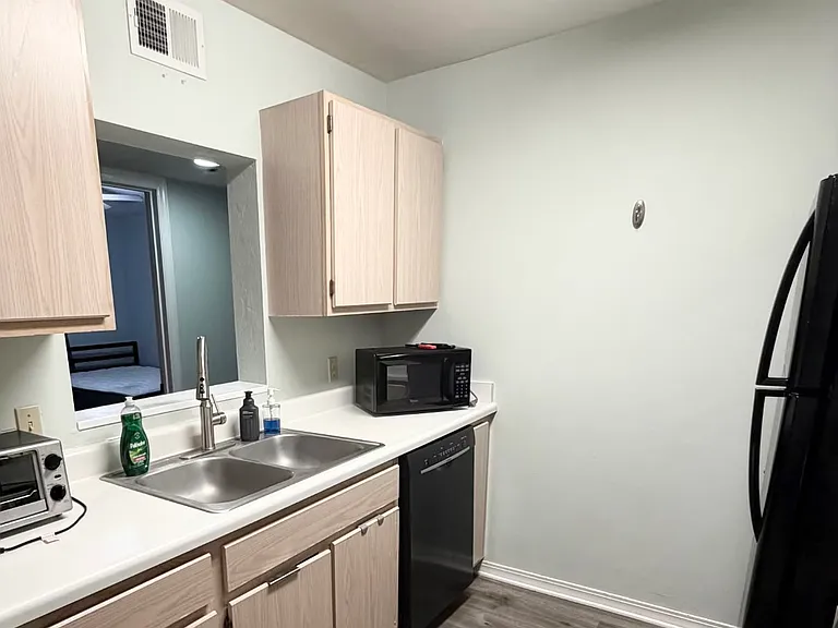 2360 SW Archer Rd #603 — Photo 4