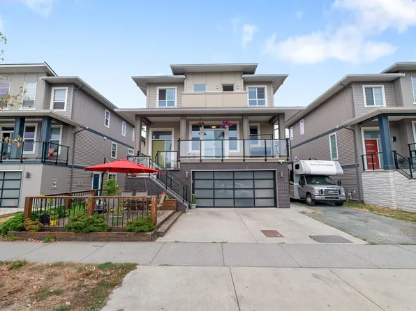 45582 Meadowbrook Dr, Chilliwack, BC V2P 0G6