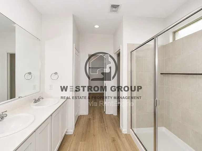 2600 Starwater Dr — Photo 12