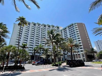2899 Collins Ave APT 425, Miami Beach, FL, 33140