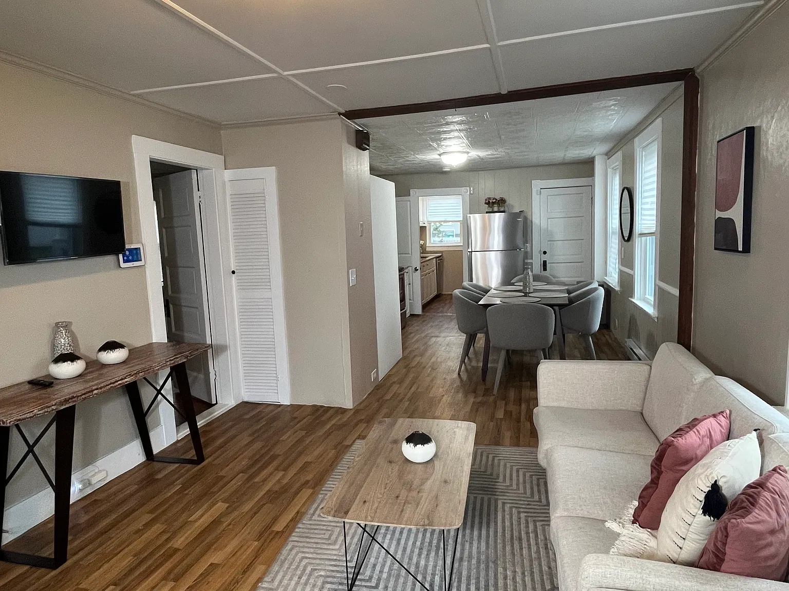 2 bed, 1000 sqft, $2,700 — Photo 3