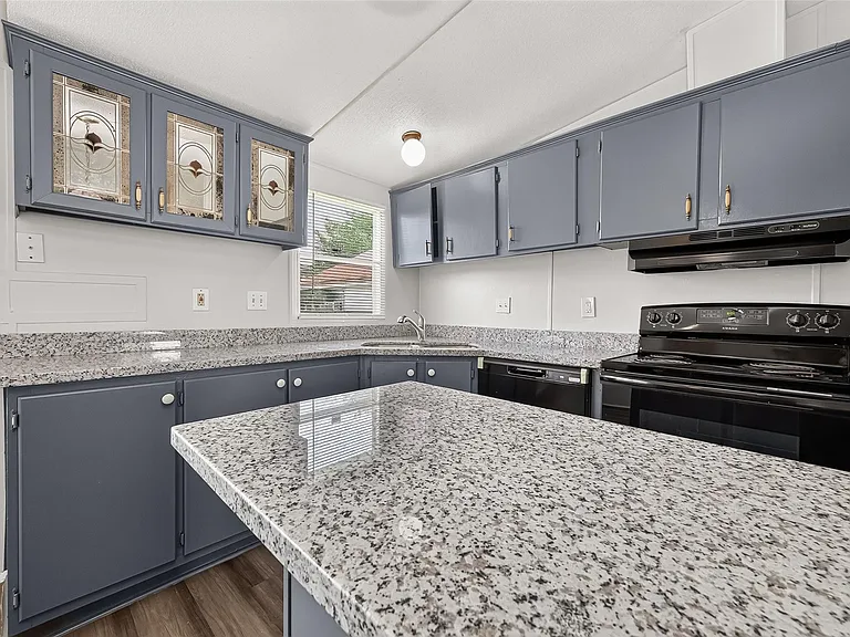 20306 Mountaindale Dr — Photo 11