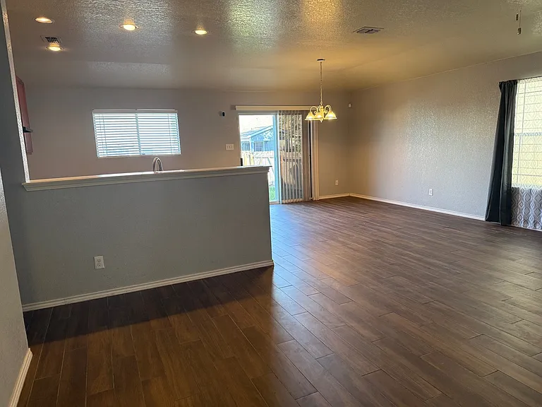4714 Dapple Dr — Photo 4