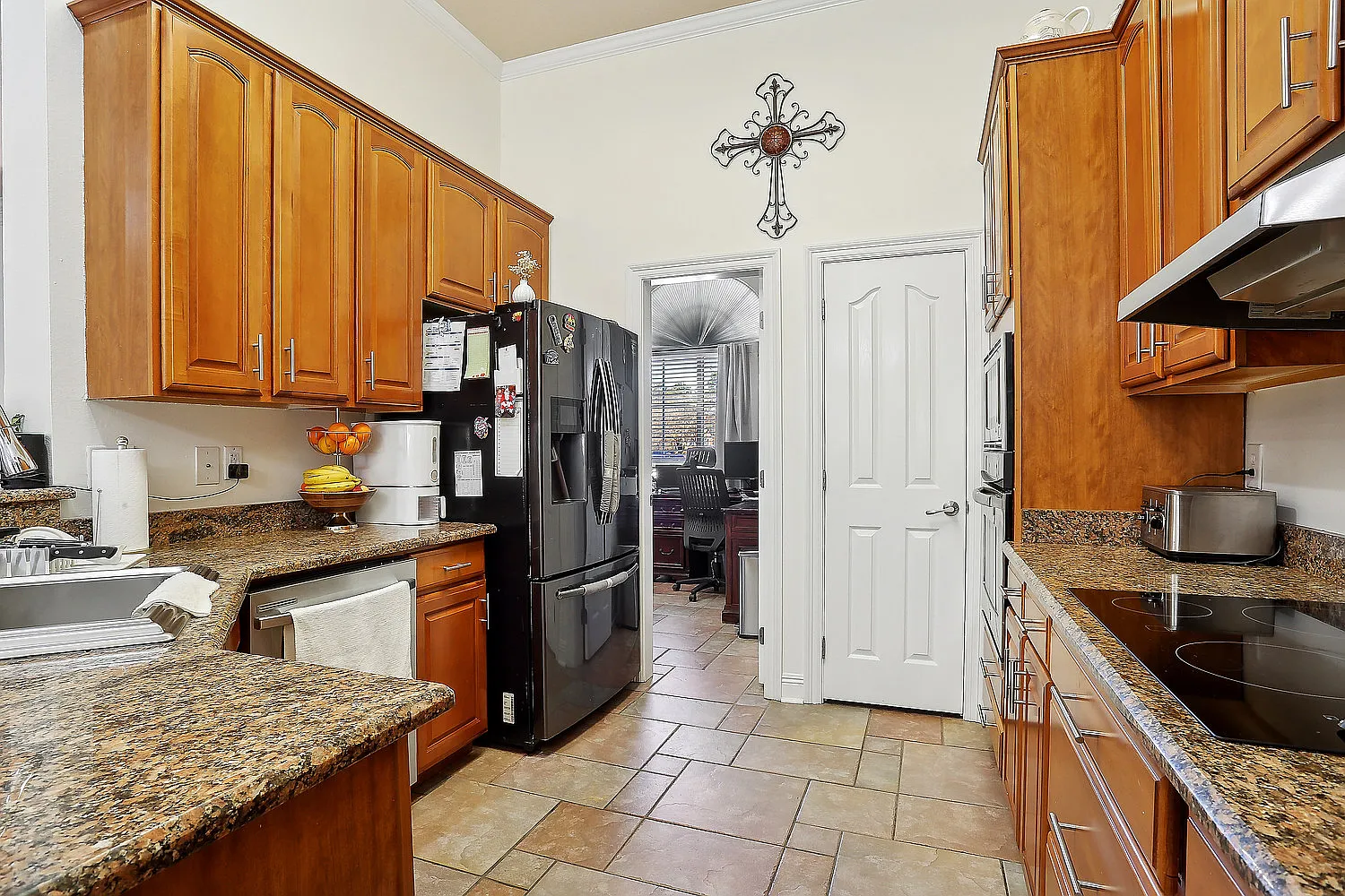 208 Annette Drive - 208 — Photo 3