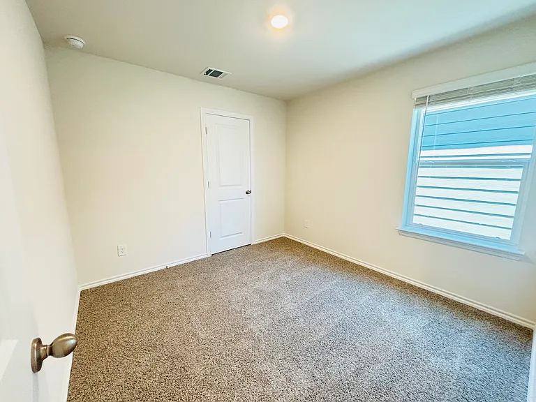 120 Redwood Rd — Photo 14