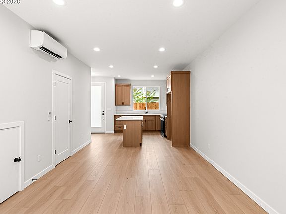 4th image of 7482 SE 51st Ave