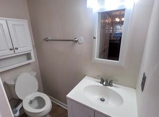 1233 Jamestown Ct, Cary, NC 27511