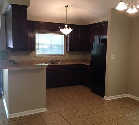 4th image of 2488 Dundee Dr #1