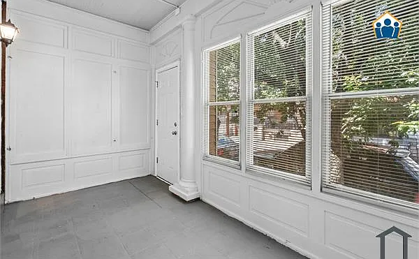 950 E Russell St — Photo 14
