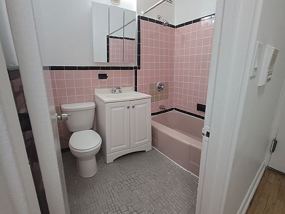 4th image of 3420 75th St APT 1B