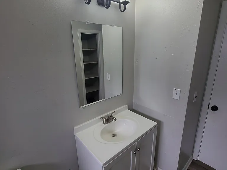6912 W Silver Spring Dr — Photo 11