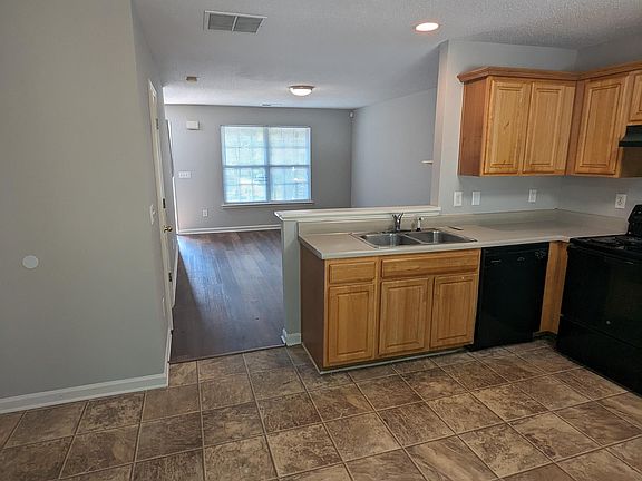 5th image of 605 Stadler Pointe
