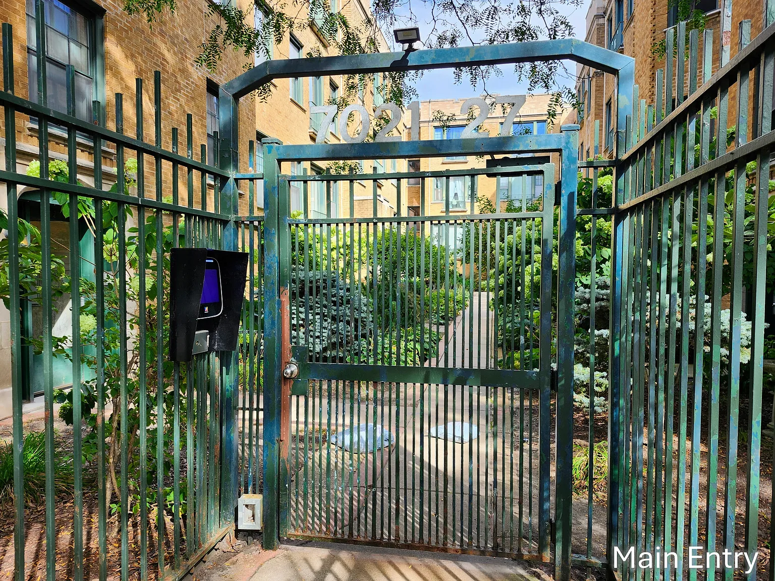 2 bed, 800 sqft, $1,825 — Photo 2