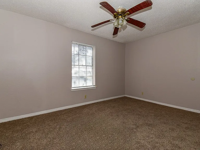 3404 Stanford St — Photo 16