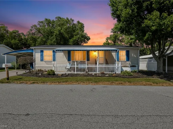14 Cherry Ln, Olmsted Falls, OH 44138