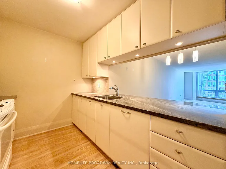 1055 Bay St #1908 — Photo 7
