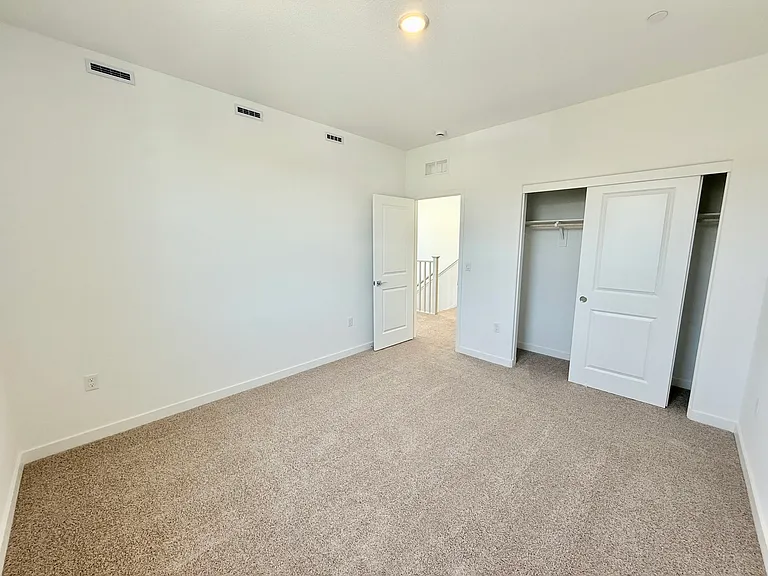 809 Canoe Ct — Photo 37