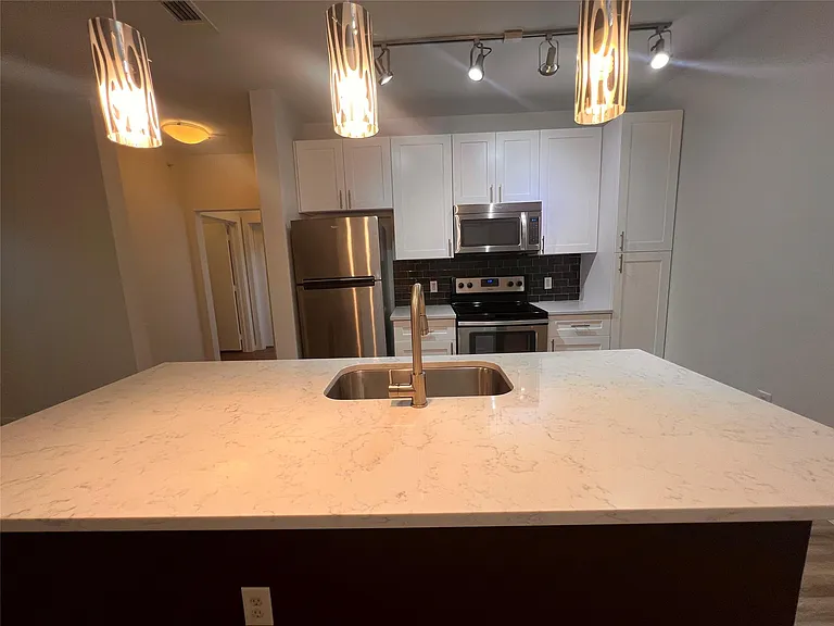 1900 Barton Springs Rd #4041 — Photo 15