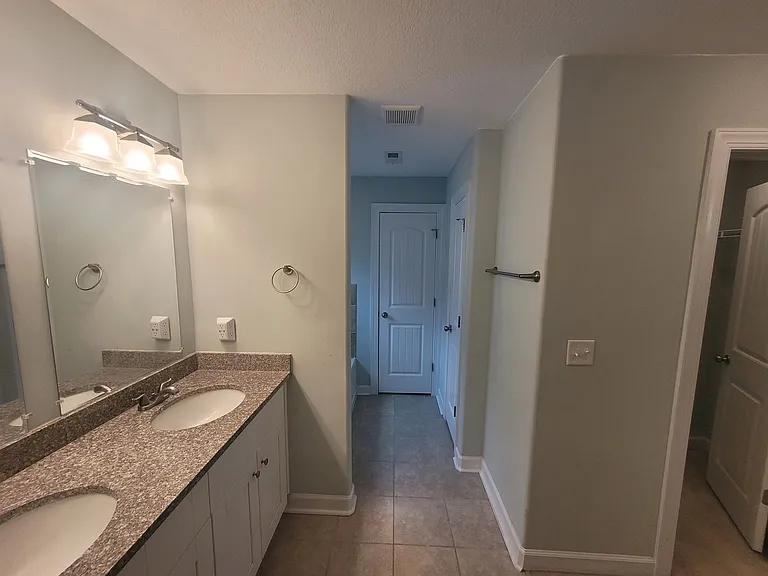 9532 15th Bay St — Photo 35