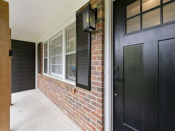 3rd image of 3161 Woods Ln SW