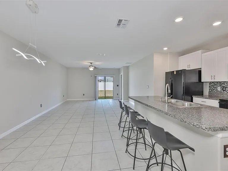 797 Olive Conch St — Photo 5