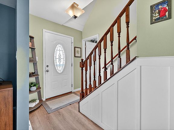 4th image of 957 Greentree Rd