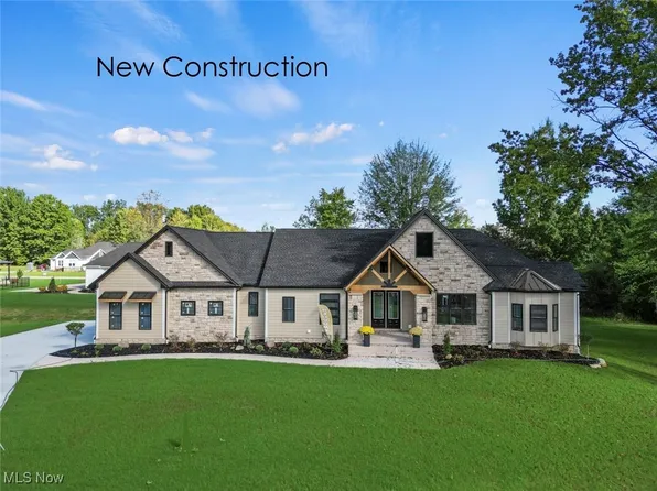7100 Virginia Place Dr, Poland, OH 44514