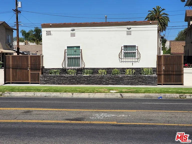 5916 S Figueroa St #5918-1/4 — Photo 1