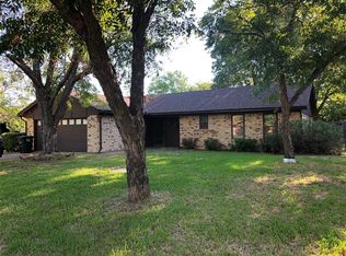 1604 Spring Branch Dr, Cleburne, TX 76033