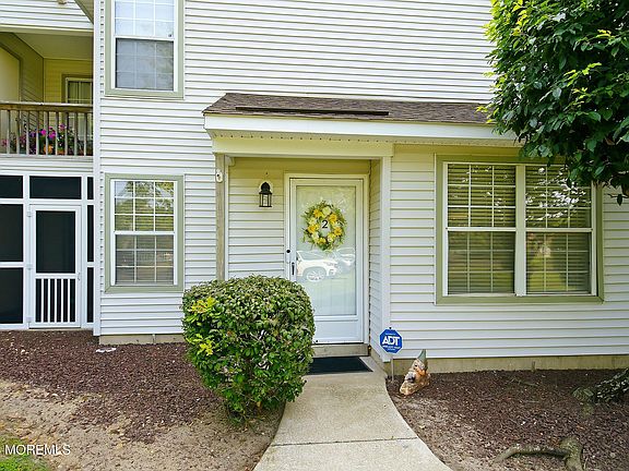 3rd image of 2 Waterview Drive #2