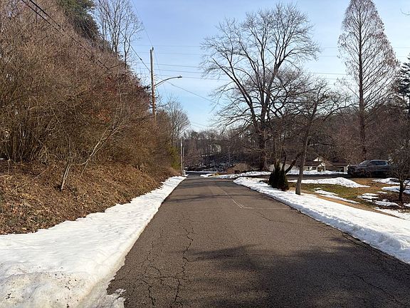 5th image of 222 W Shaffer Rd