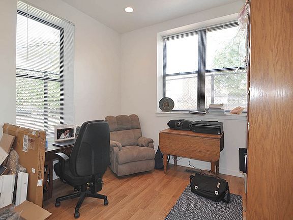 5th image of 651 N Wolcott Ave #1