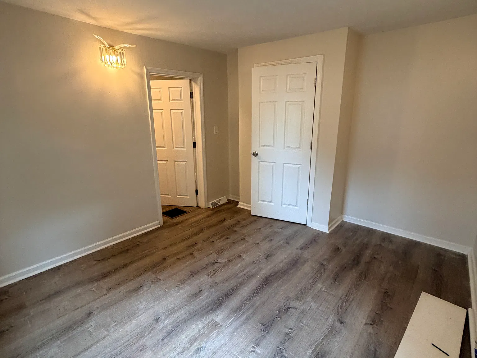 3 bed, 1000 sqft, $2,250 — Photo 4