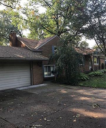 3rd image of 16285 Pomona Dr