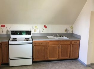 116 1/2 E Washington St, Belding, MI 48809