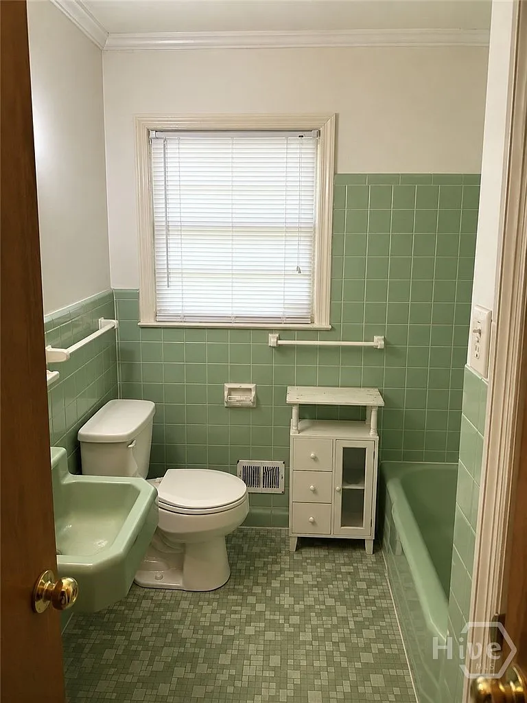2 bed, 1.0 bath, 1738 sqft, $1,100 — Photo 3